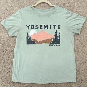 Yosemite California Graphic T-Shirt - National Park Graphic Tee